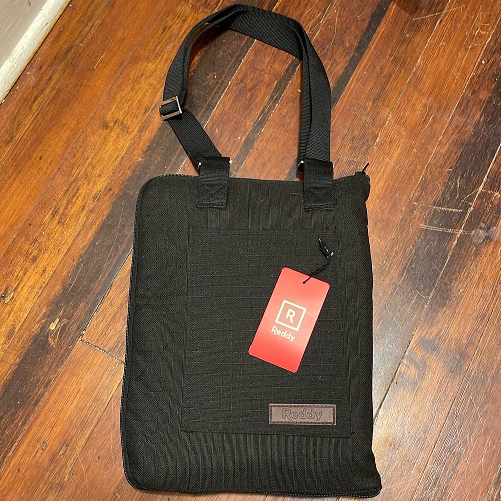 NWT Reddy Dog Pack & Go Indoor Outdoor Throw Black *Benefits Animal Welfare*